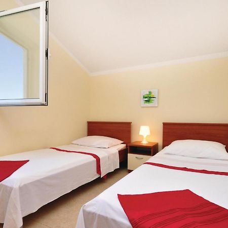 2 Bedroom Nice Apartment In Мимице Экстерьер фото
